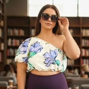 NEW- New Day Blouse Cropped One Sleeve/ShouldeR L White Floral Elasticated